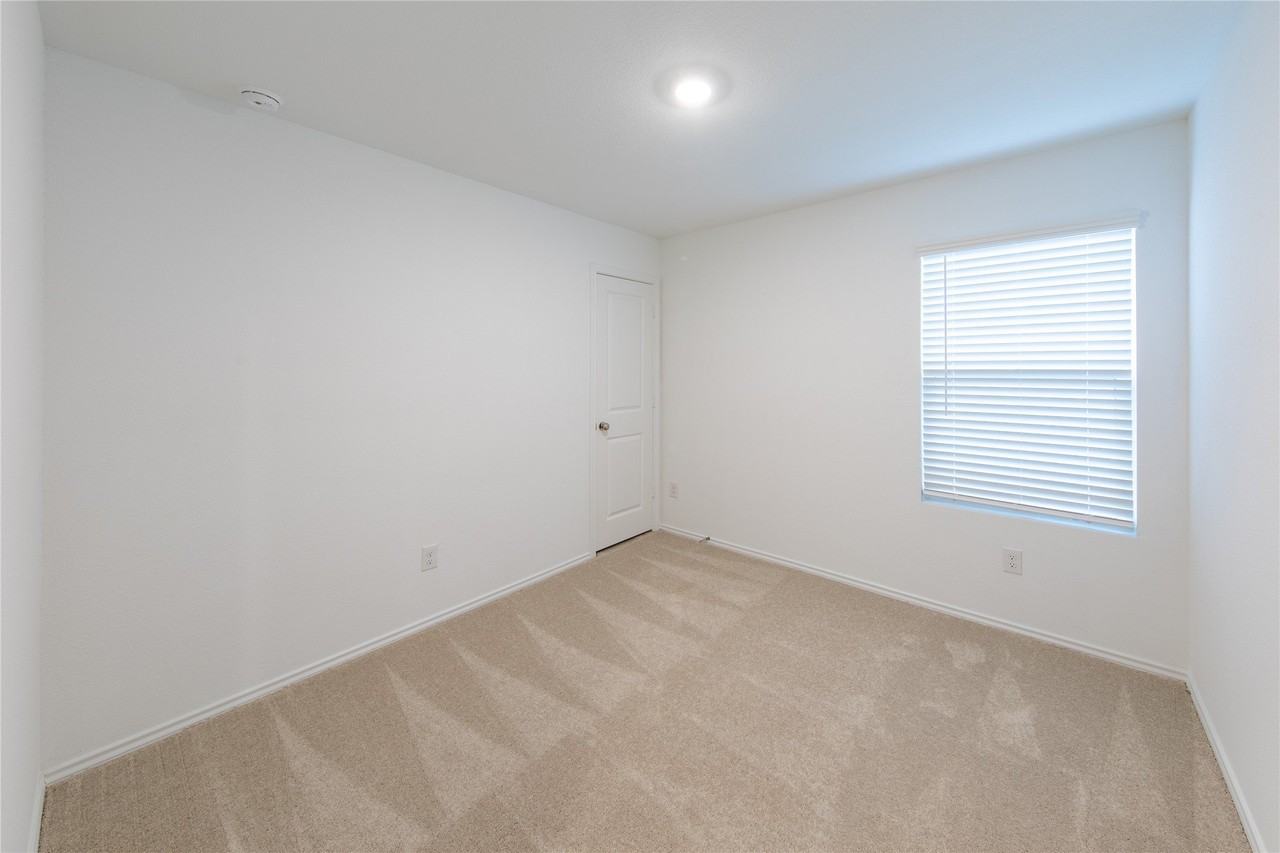 230 Sunflower St - Photo 7 of 26
