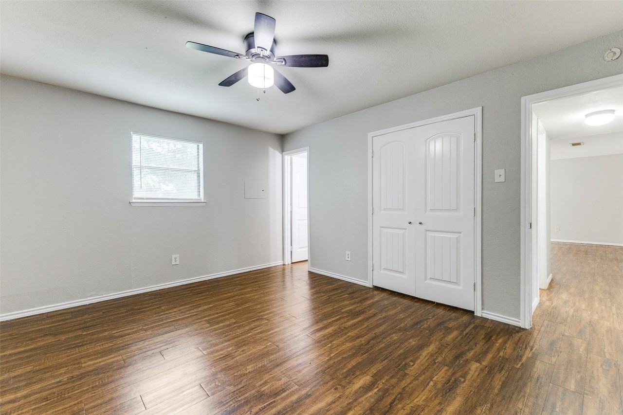 12129 Spring Branch Dr - Photo 7 of 11
