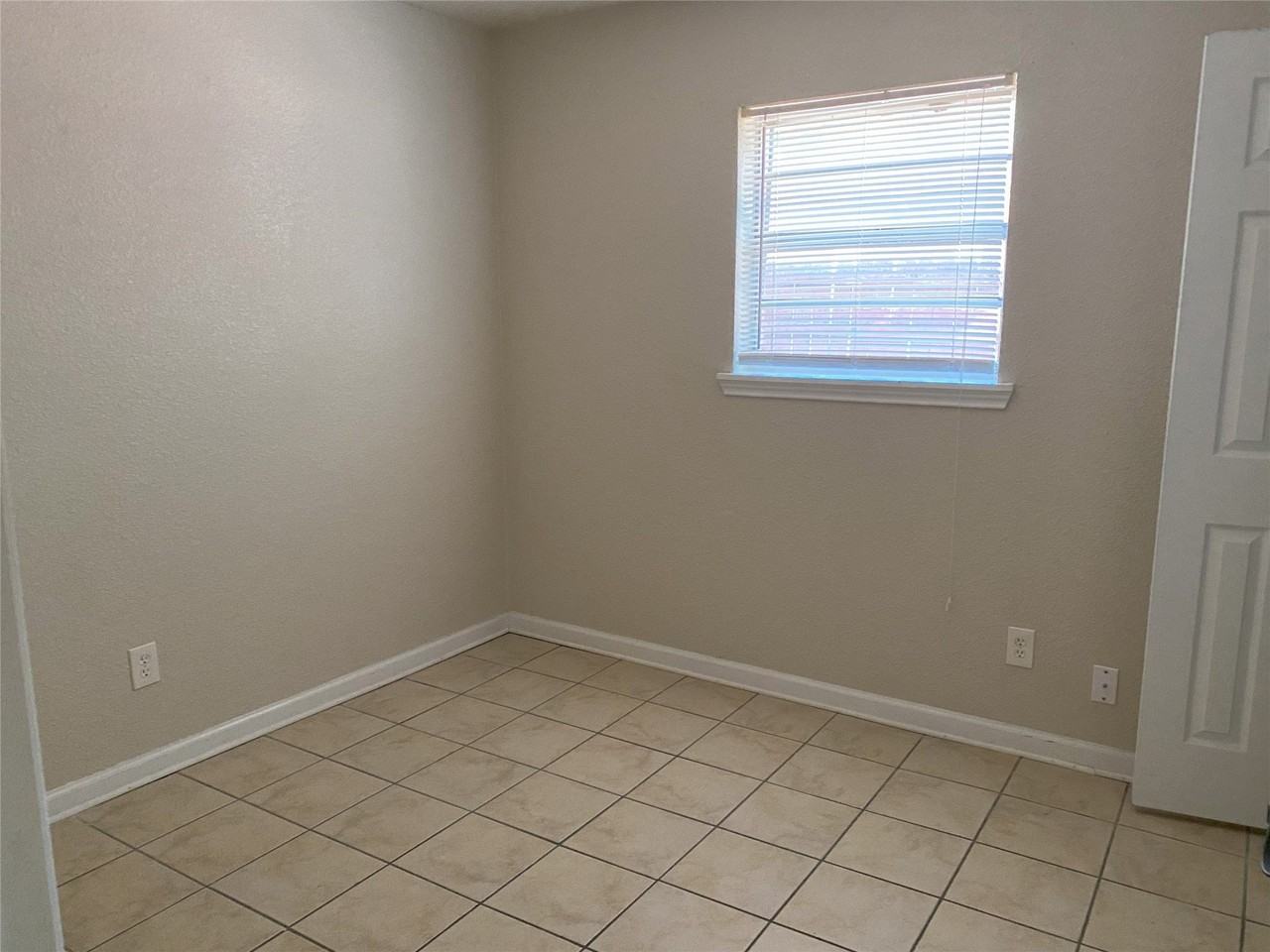 904 N Frances St #A - Photo 6 of 7