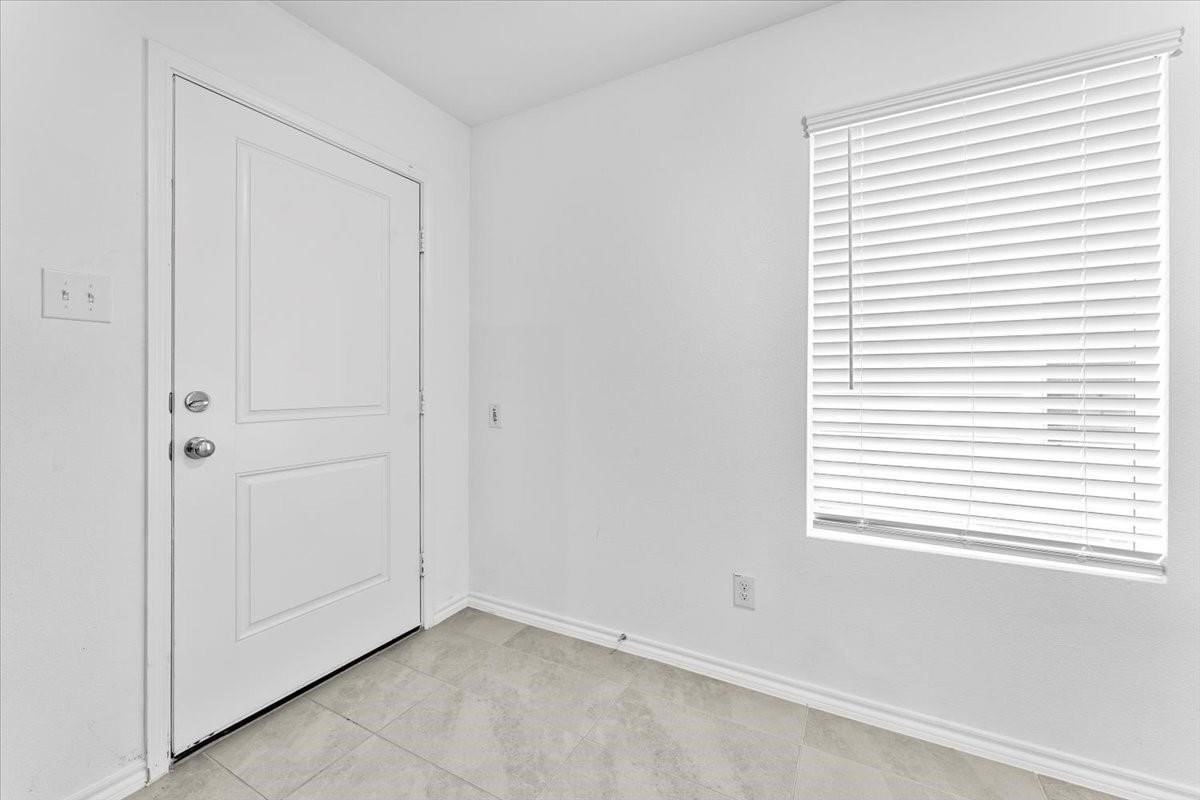 211 Herman Ln - Photo 3 of 40