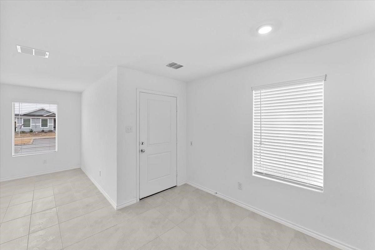 211 Herman Ln - Photo 5 of 40