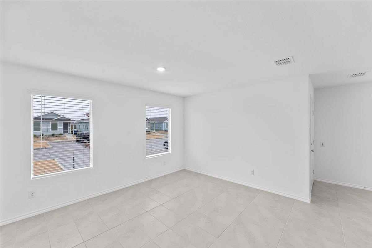 211 Herman Ln - Photo 7 of 40