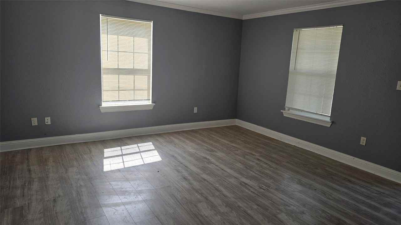 304 E King St - Photo 5 of 9