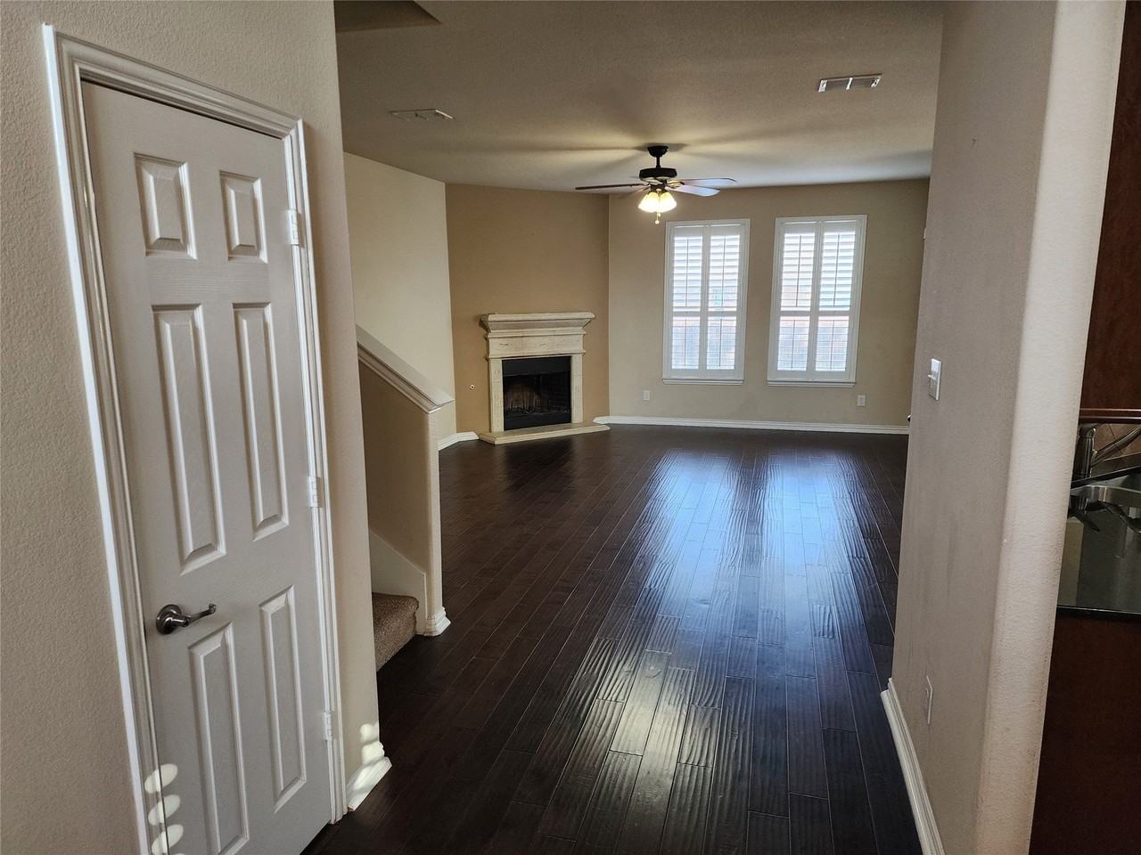 14028 Zippo Way - Photo 2 of 9