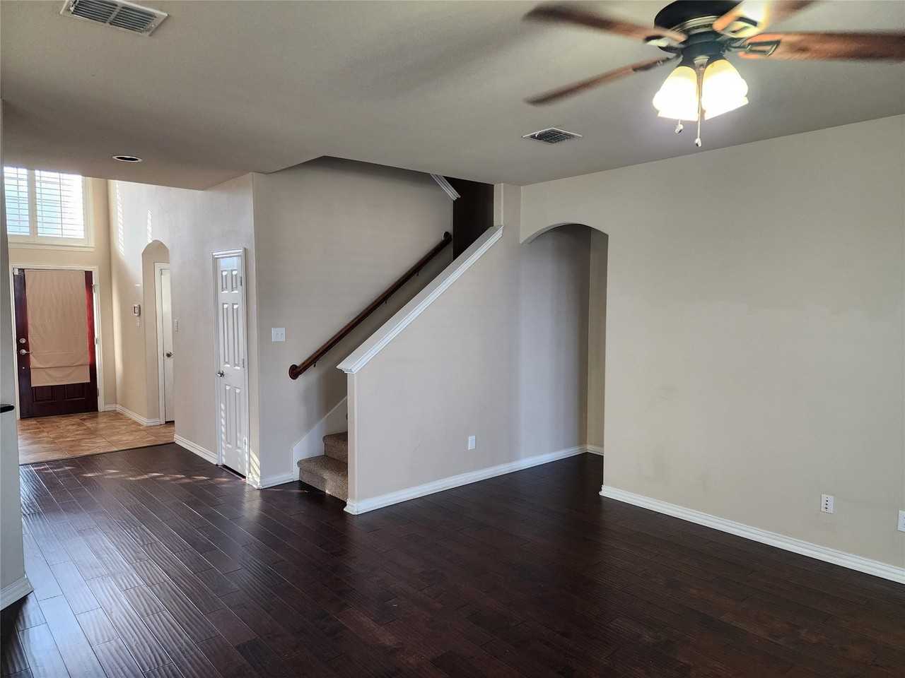 14028 Zippo Way - Photo 5 of 9