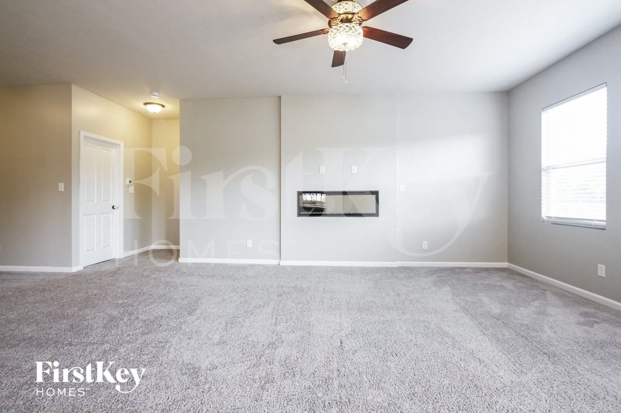 6035 Aspen Meadow Dr - Photo 3 of 15