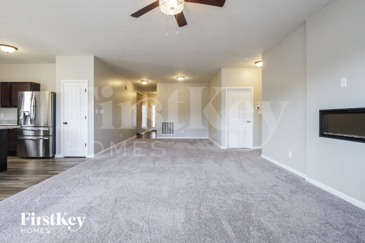6035 Aspen Meadow Dr - Photo 6 of 15