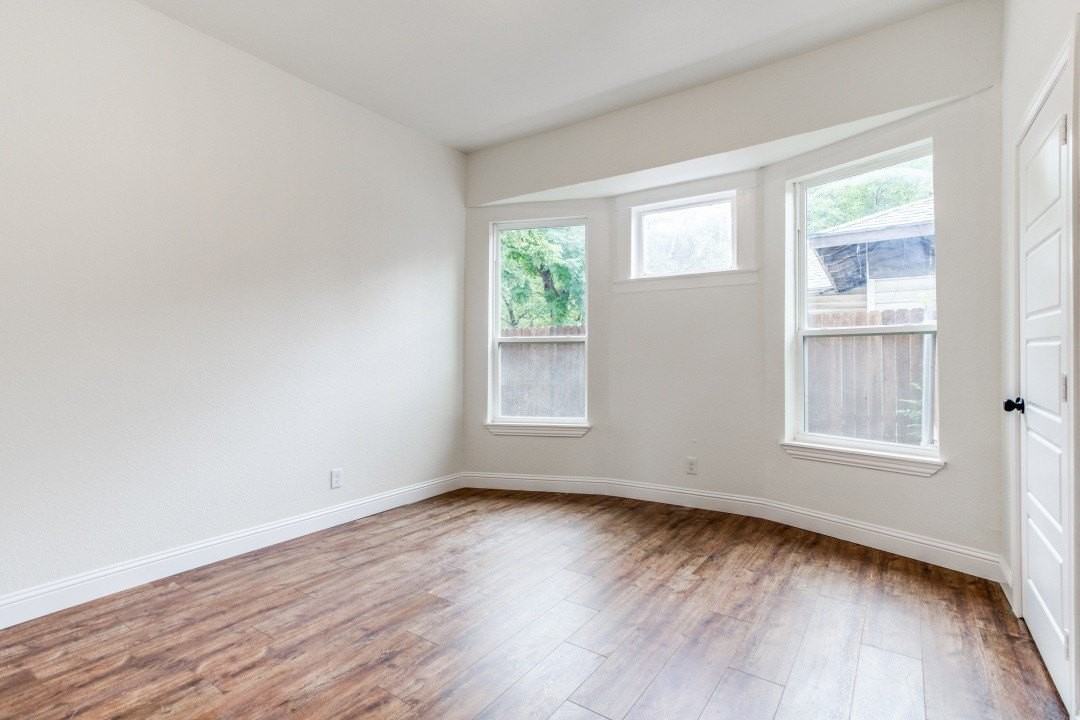 3423 S Harwood St - Photo 2 of 20