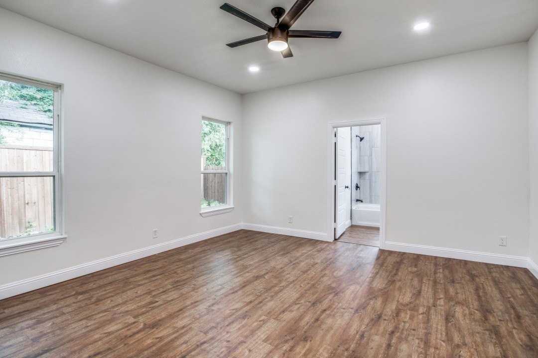 3423 S Harwood St - Photo 5 of 20