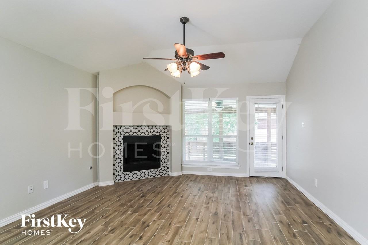 2227 Nicholas Xing - Photo 3 of 15