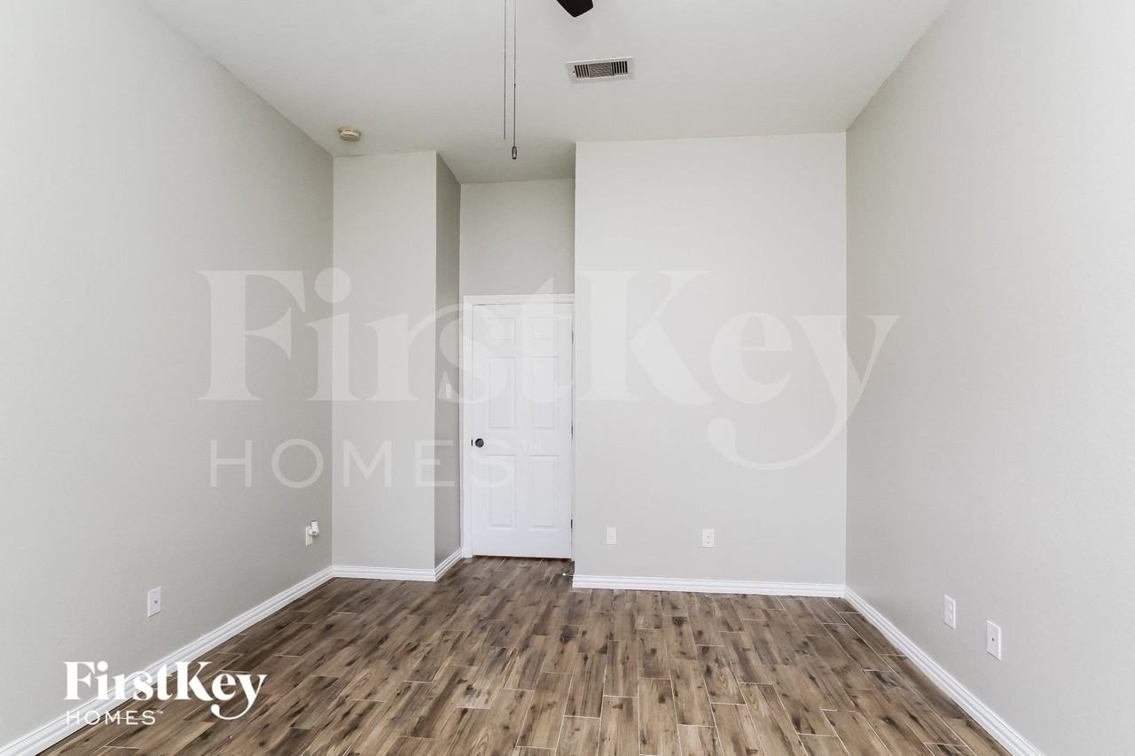 2227 Nicholas Xing - Photo 7 of 15