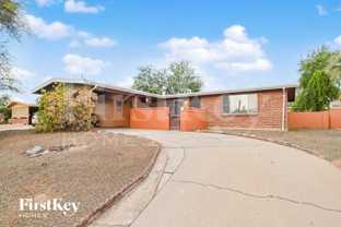 8940 E Pine Valley Dr - Photo 1 of 1