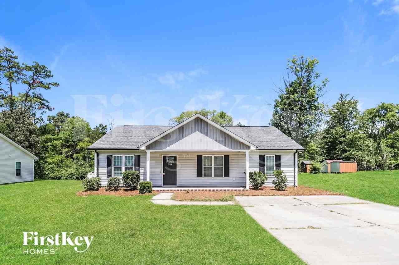 284 Southcircle Dr Nw - Photo 2 of 19