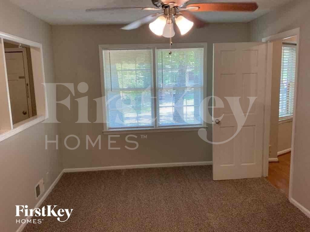 557 Rock Shadow Ct - Photo 3 of 11