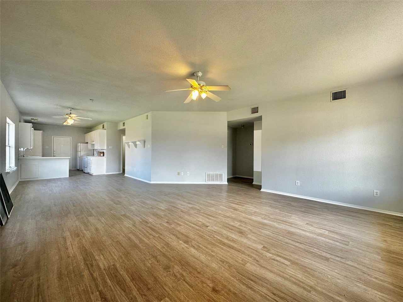 1318 James Ave - Photo 7 of 19