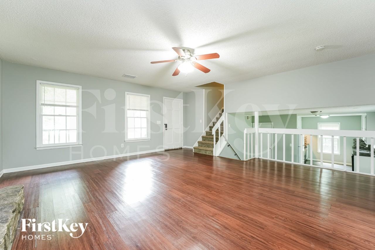 5565 Westberry Ln - Photo 2 of 16