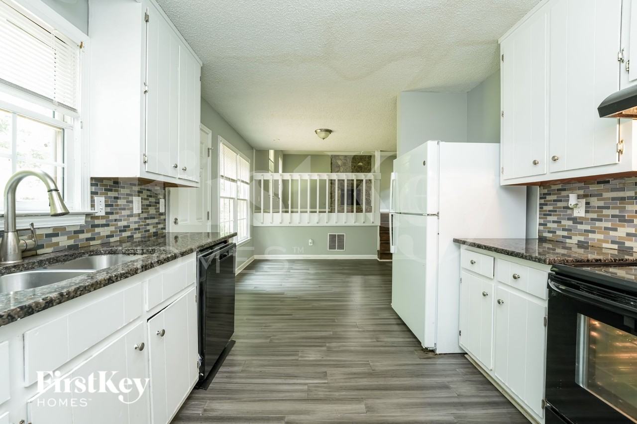 5565 Westberry Ln - Photo 6 of 16