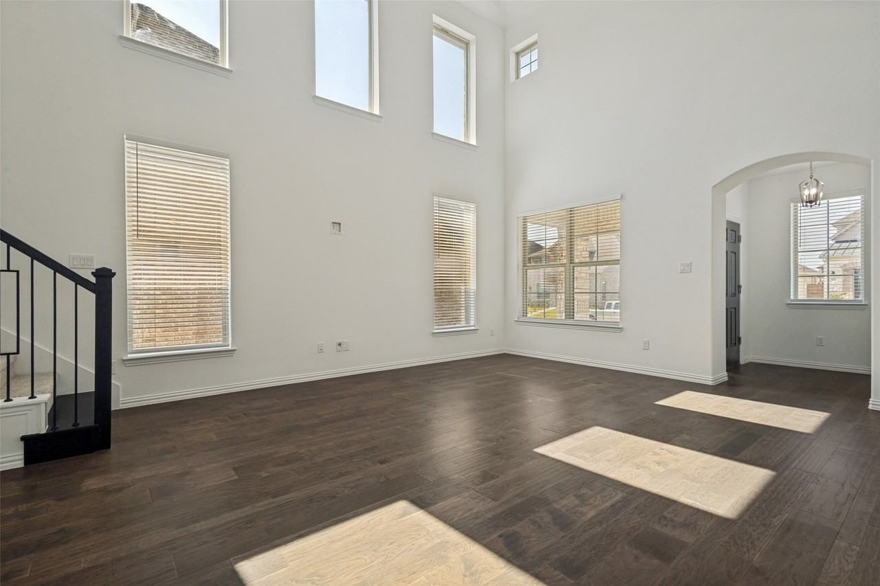 1448 Sun Garden Way - Photo 3 of 15