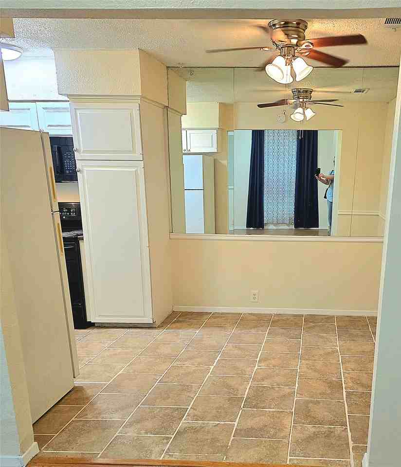 11805 Leisure Dr - Photo 5 of 14