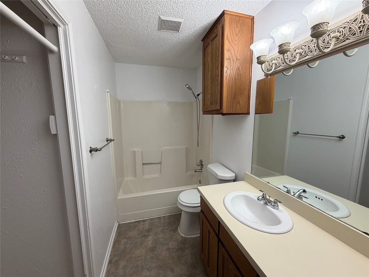 738 Bluebonnet Dr #A - Photo 5 of 6