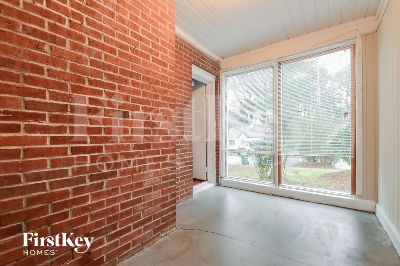 1655 Altadena Pl Sw - Photo 7 of 15