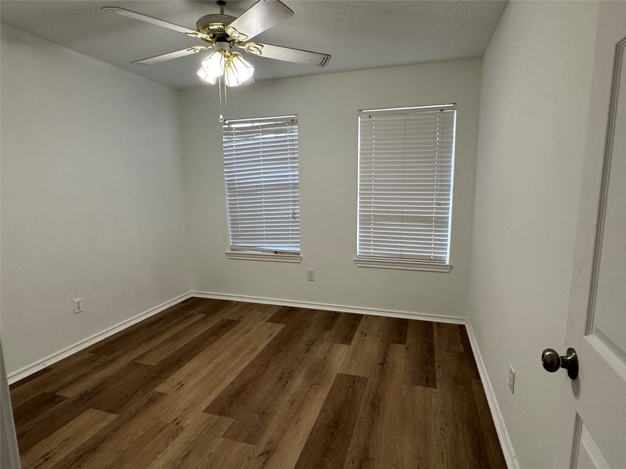 2146 Sword Dr - Photo 4 of 10