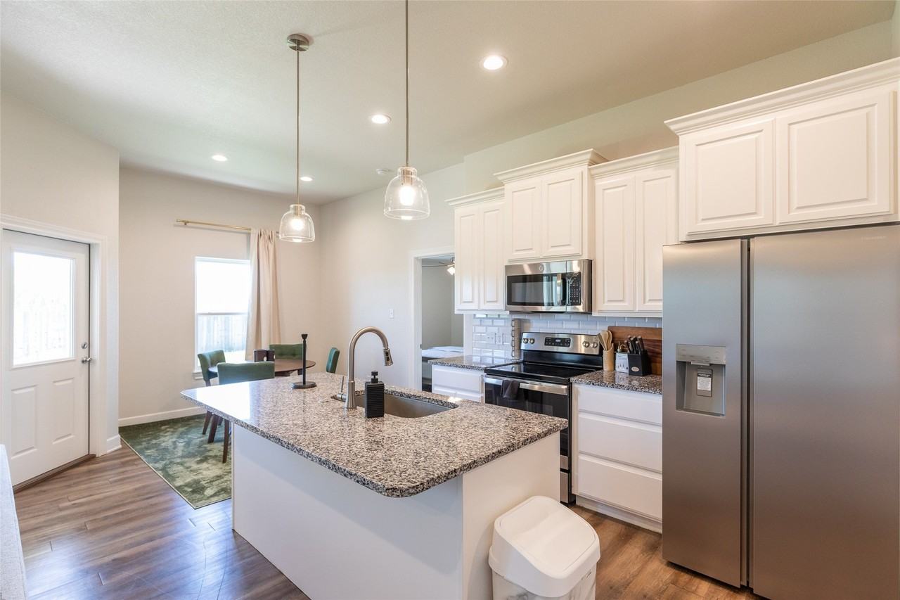 1709 Bandolero Rd - Photo 6 of 29