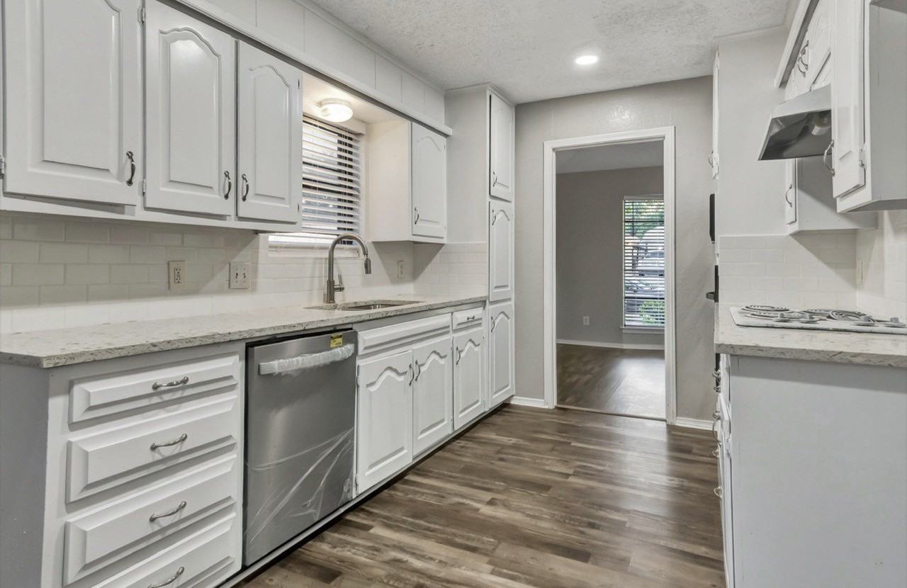 3816 Buckhorn Pl - Photo 3 of 10
