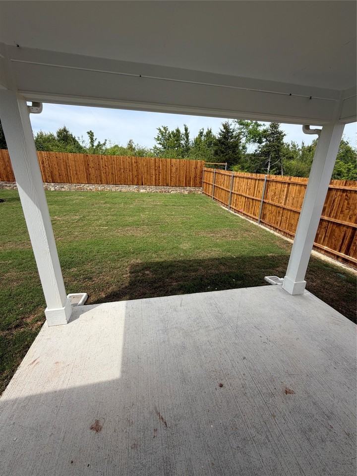 2203 Rannoch St - Photo 2 of 13