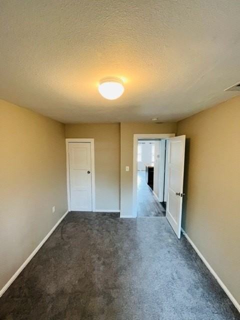 4000 Walker St - Photo 6 of 8