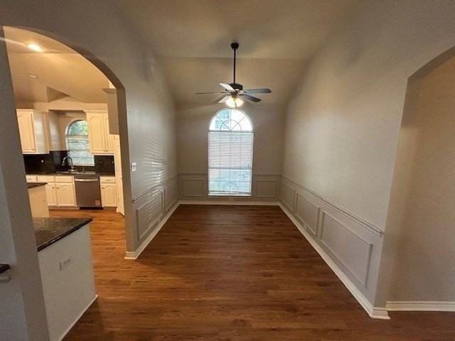 2105 Cardinal Dr - Photo 4 of 13