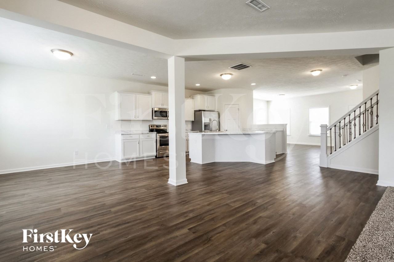 7240 Lockford Walk N - Photo 2 of 15