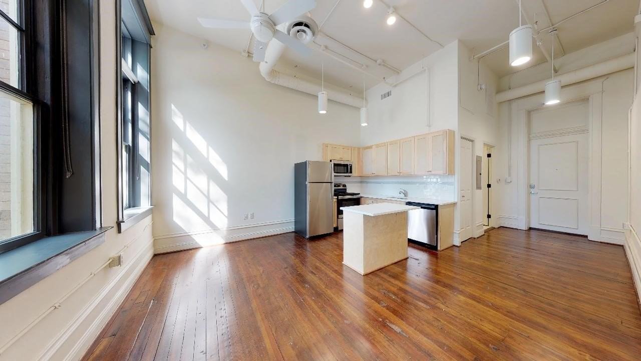 401 N Carroll Ave #1004