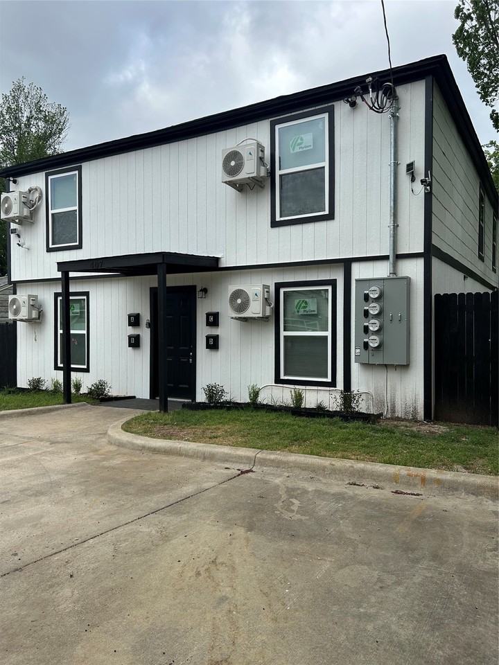 407 N Justin Ave #B