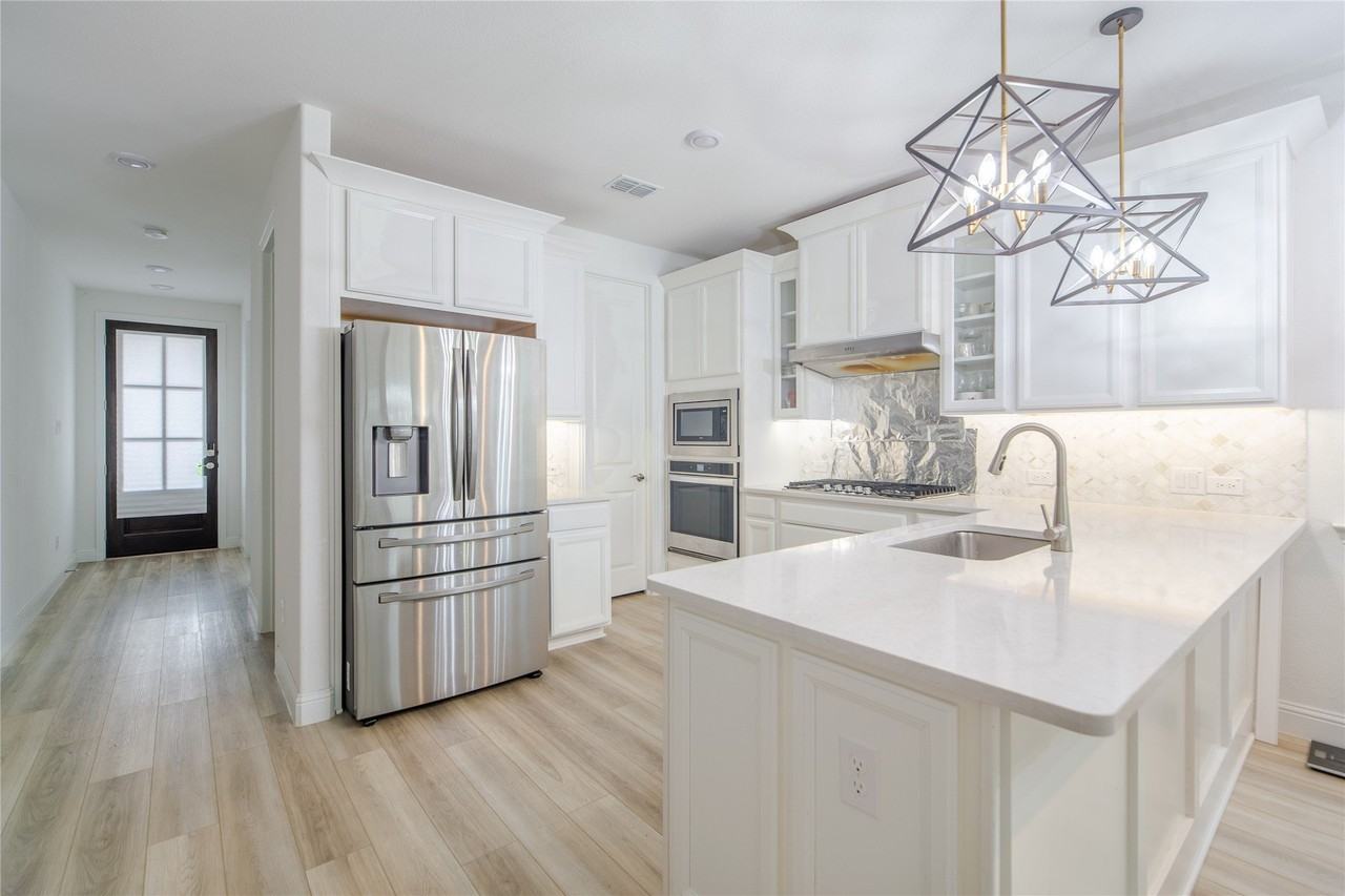 2340 Willow Garden Dr - Photo 4 of 20