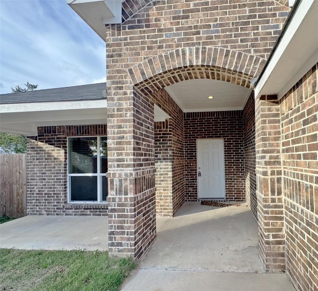 3912 Oneal St - Photo 4 of 18