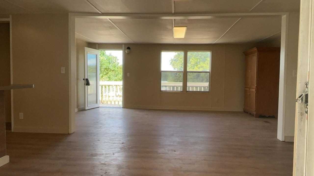 2768 Poppy Ln - Photo 3 of 7