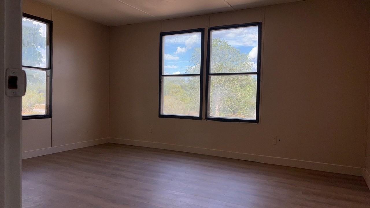2768 Poppy Ln - Photo 4 of 7