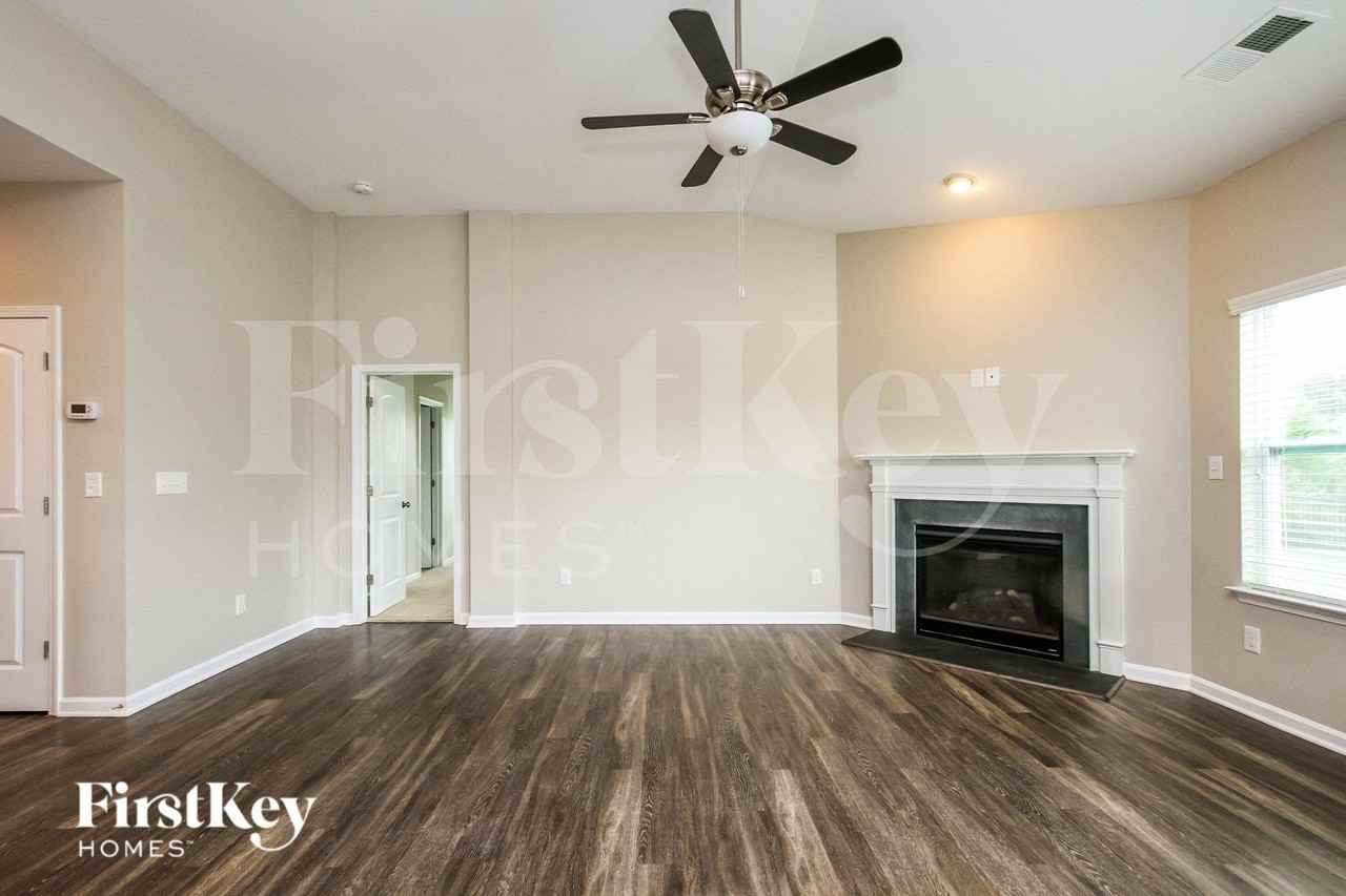 136 Avalon Reserve Dr - Photo 3 of 15