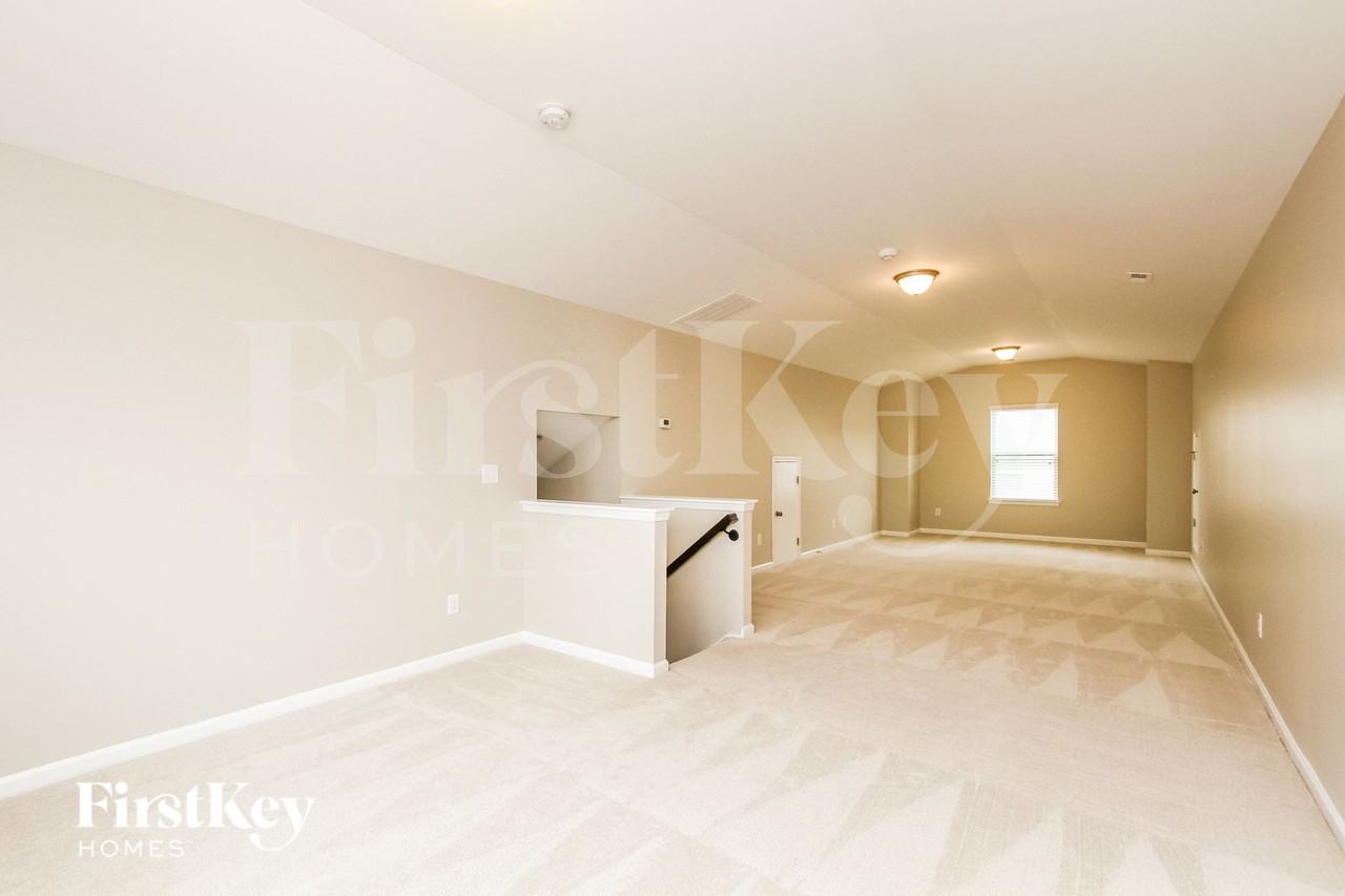 136 Avalon Reserve Dr - Photo 7 of 15
