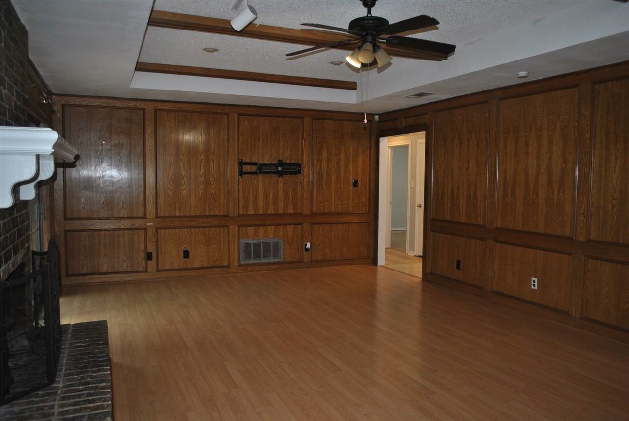 1902 Aspen Dr - Photo 6 of 22
