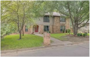 featured image of 2719 Sunrise Dr