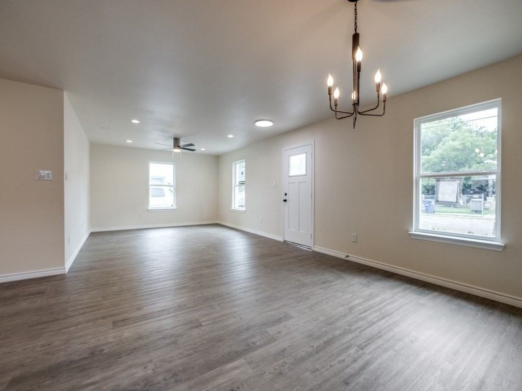 4220 Hamilton Ave - Photo 4 of 21