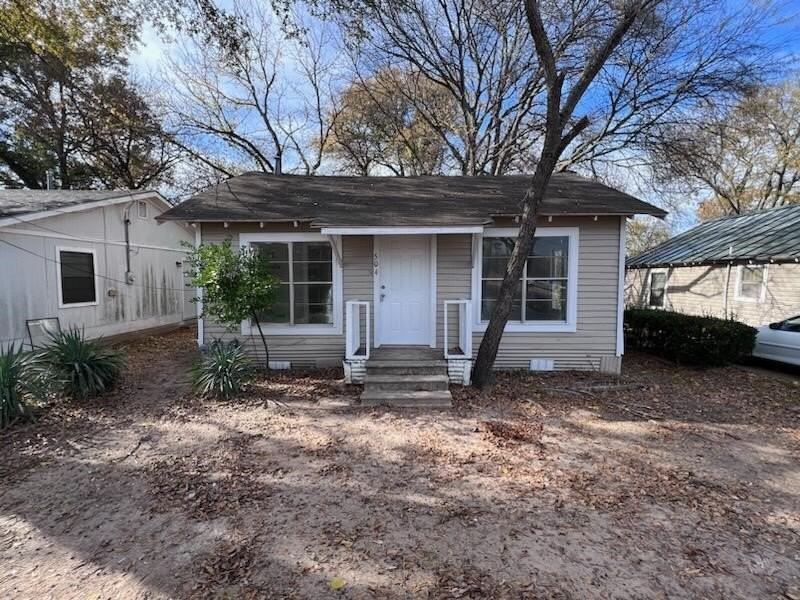 504 Lamar St - Photo 2 of 9