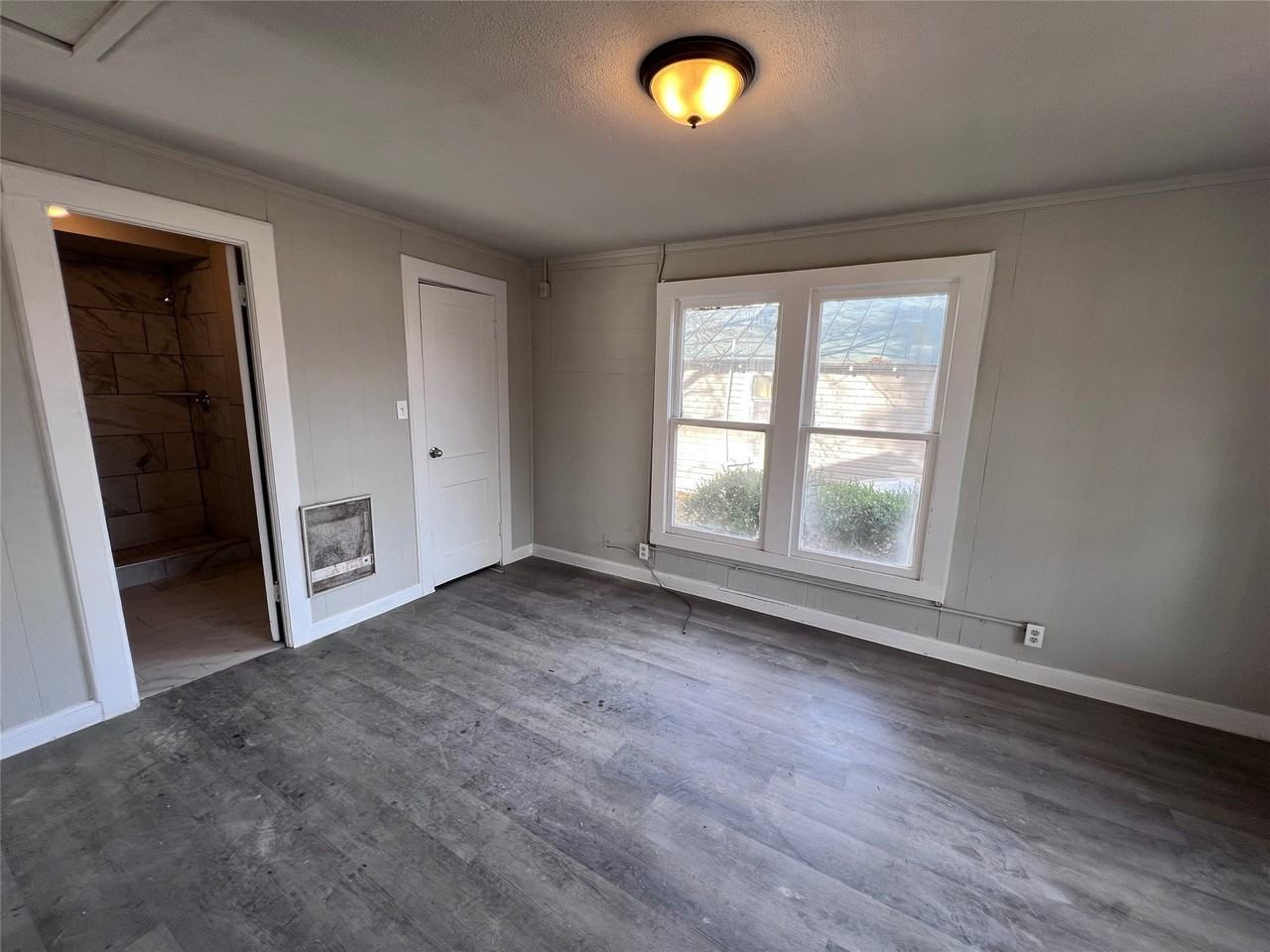 504 Lamar St - Photo 5 of 9