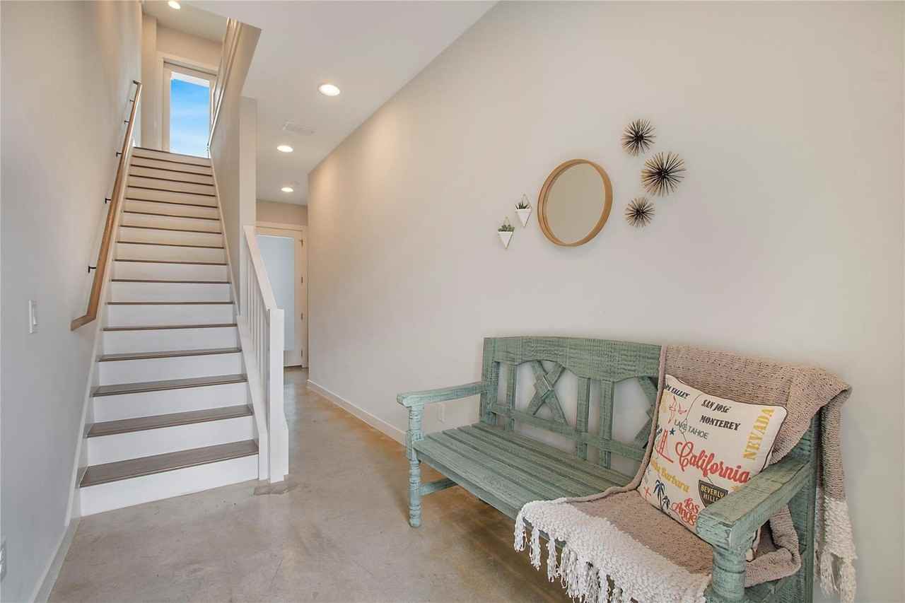 9060 Corsair Pl - Photo 2 of 22