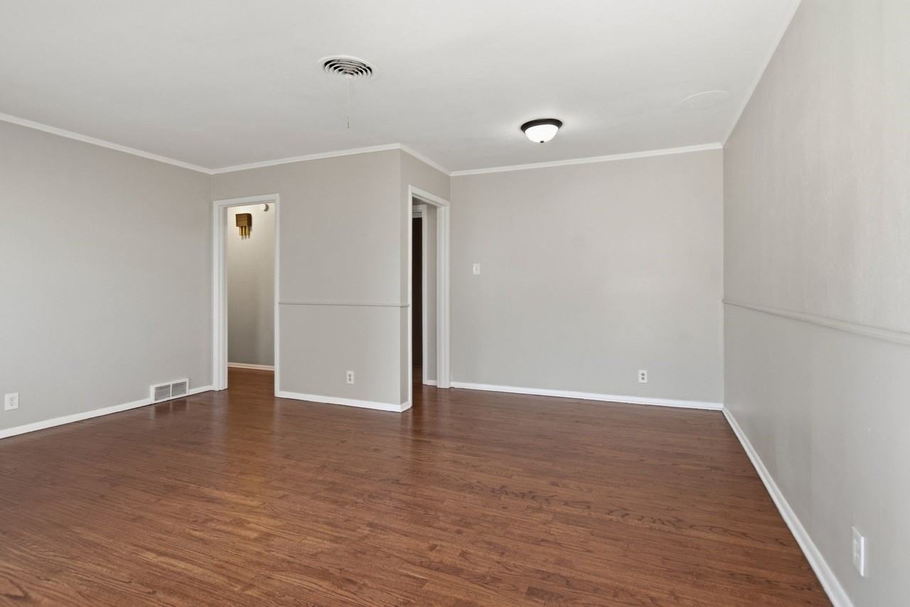 6500 Callahan Ct - Photo 3 of 27