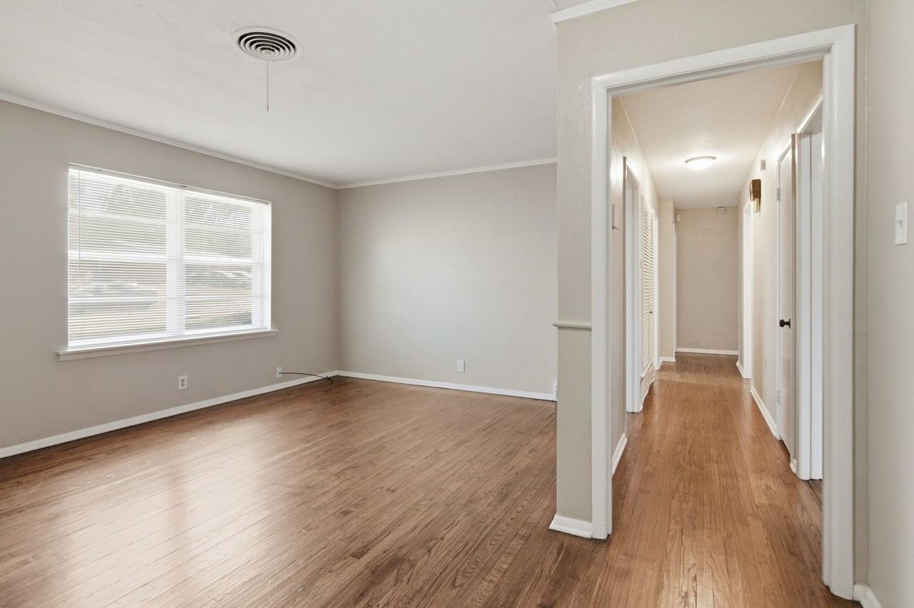6500 Callahan Ct - Photo 5 of 27