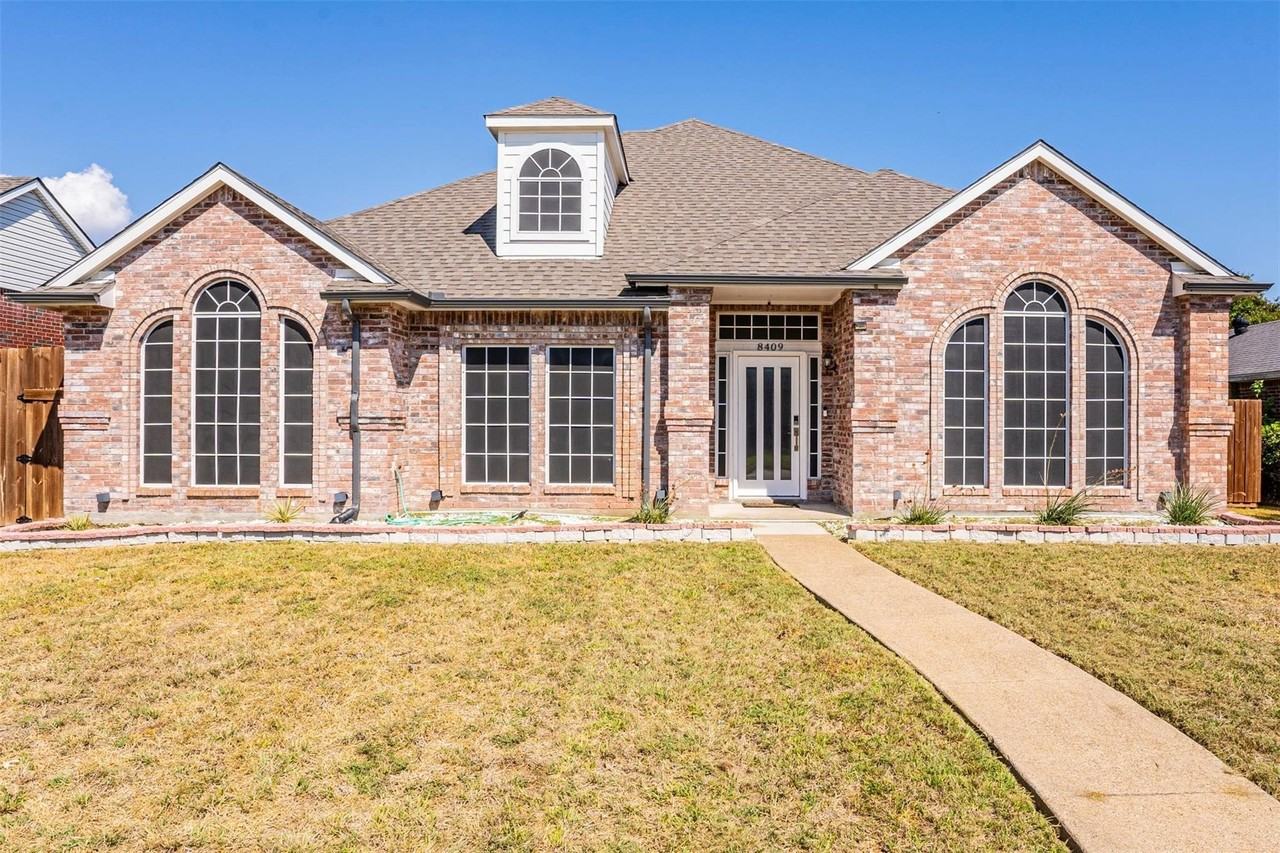8409 Lake Bend Dr