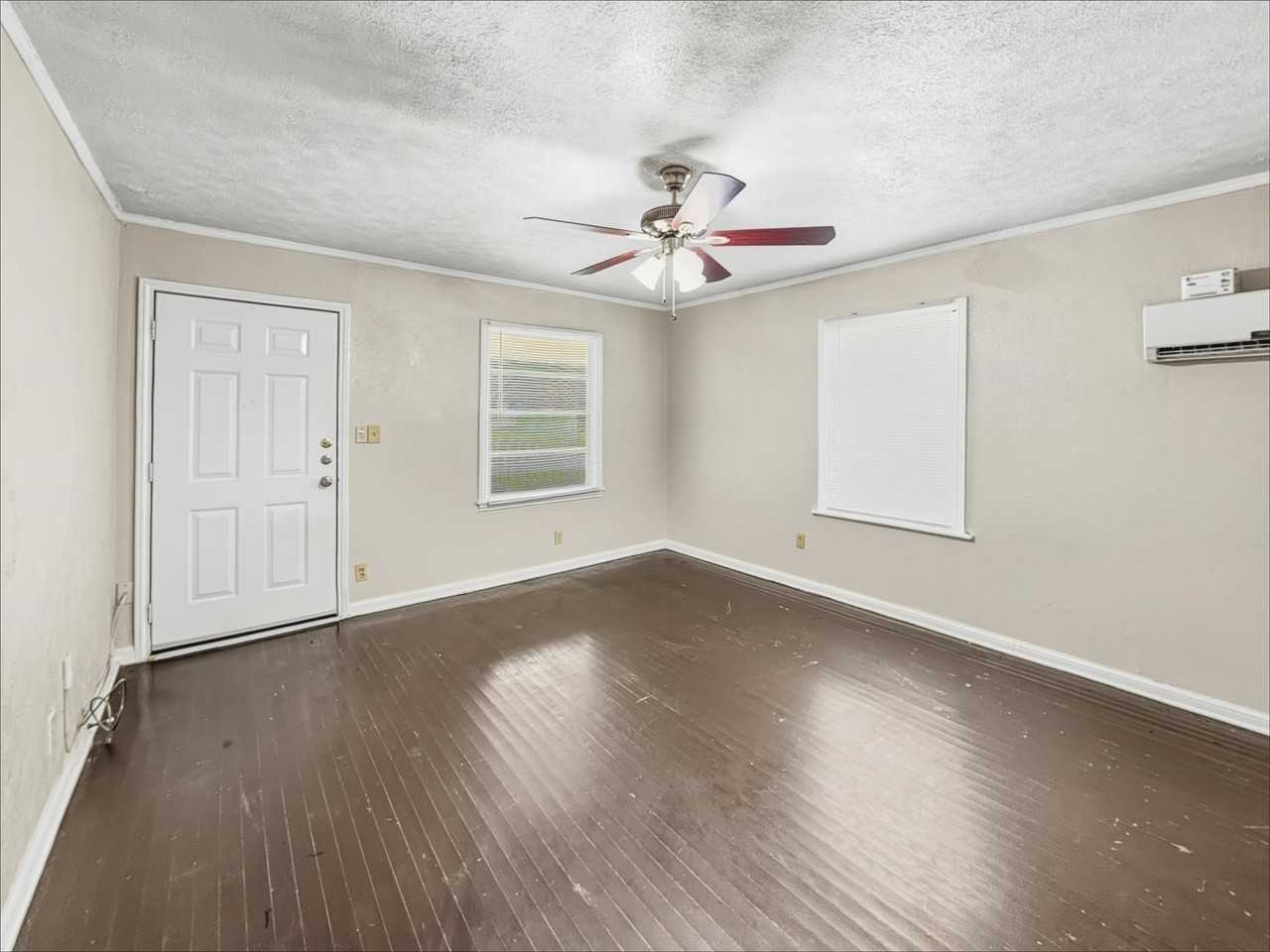 5013 Kessler Rd - Photo 3 of 17
